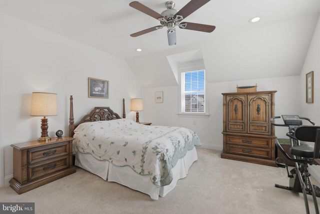 1319 JAMESTOWN DR, Romansville, PA 19320