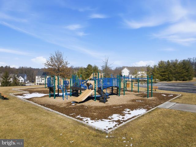 1319 JAMESTOWN DR, Romansville, PA 19320