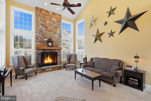 1319 JAMESTOWN DR, Romansville, PA 19320