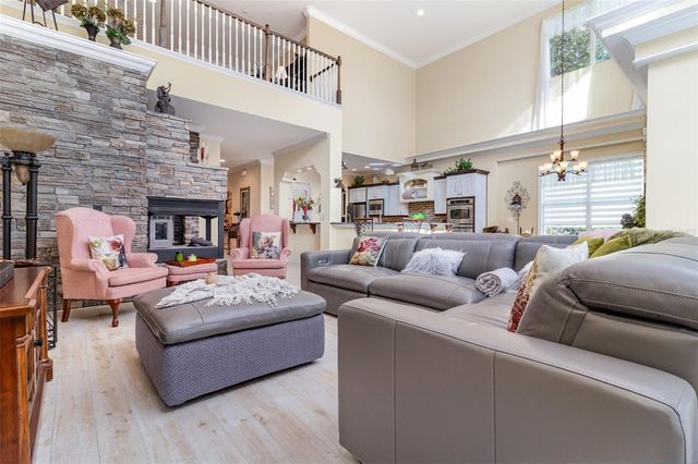 404 LONG AND WINDING ROAD, Howey In The Hills, FL 34737