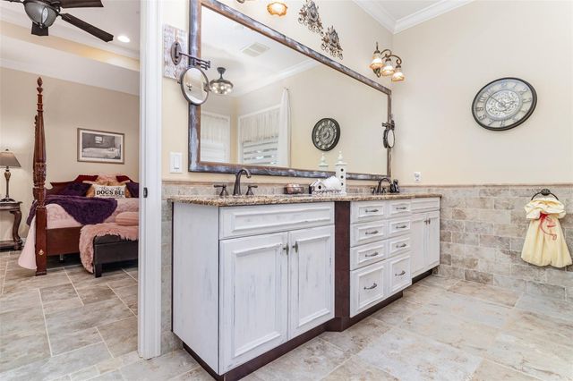 404 LONG AND WINDING ROAD, Howey In The Hills, FL 34737