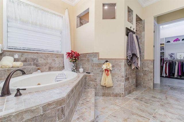 404 LONG AND WINDING ROAD, Howey In The Hills, FL 34737