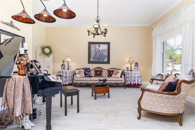 404 LONG AND WINDING ROAD, Howey In The Hills, FL 34737