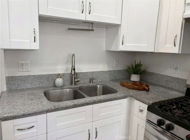 4563 Lexington, Los Angeles, CA 90029