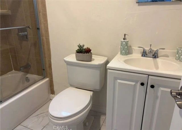 4563 Lexington, Los Angeles, CA 90029