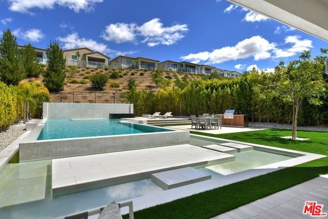 20779 W Liana Court, Porter Ranch (los Angeles), CA 91326