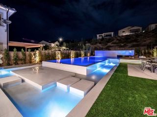 20779 W Liana Court, Porter Ranch (los Angeles), CA 91326
