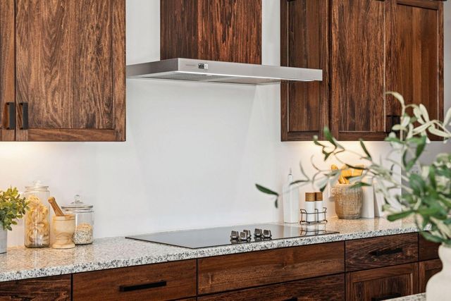 5534 Conifer Trail, Minnetonka, MN 55345