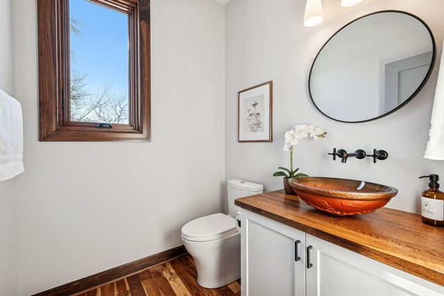 5534 Conifer Trail, Minnetonka, MN 55345