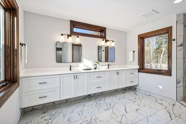 5534 Conifer Trail, Minnetonka, MN 55345