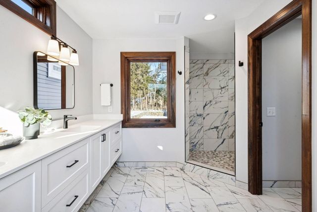 5534 Conifer Trail, Minnetonka, MN 55345