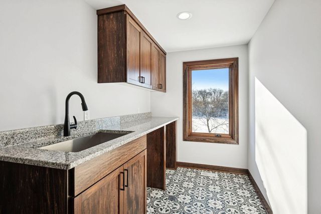 5534 Conifer Trail, Minnetonka, MN 55345