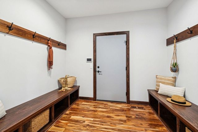 5534 Conifer Trail, Minnetonka, MN 55345