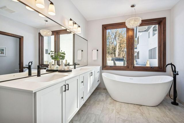 5534 Conifer Trail, Minnetonka, MN 55345