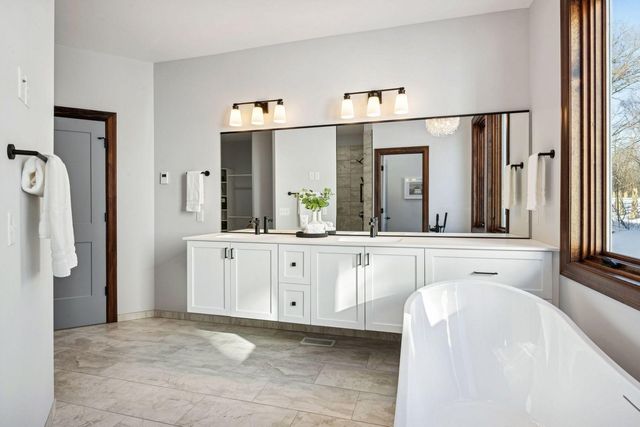 5534 Conifer Trail, Minnetonka, MN 55345