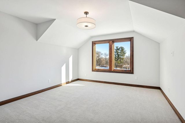 5534 Conifer Trail, Minnetonka, MN 55345