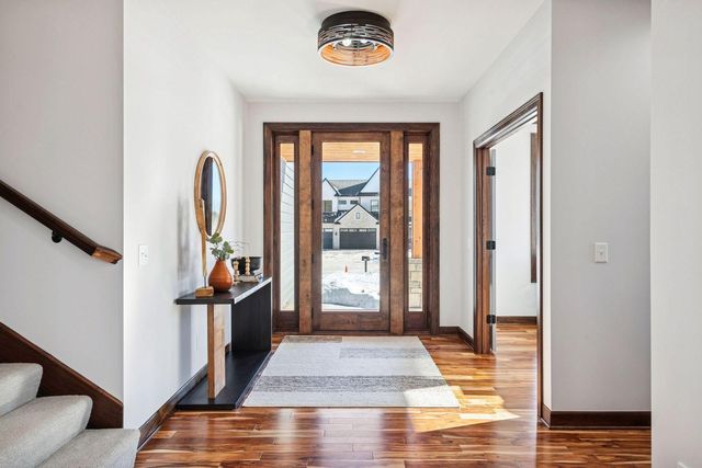 5534 Conifer Trail, Minnetonka, MN 55345