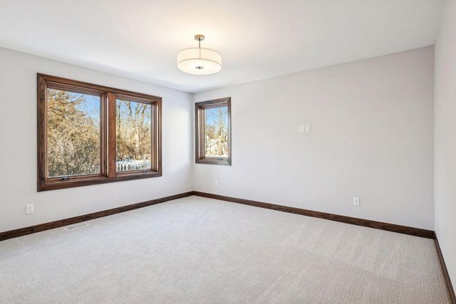 5534 Conifer Trail, Minnetonka, MN 55345