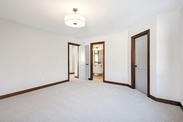 5534 Conifer Trail, Minnetonka, MN 55345