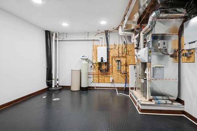 5534 Conifer Trail, Minnetonka, MN 55345