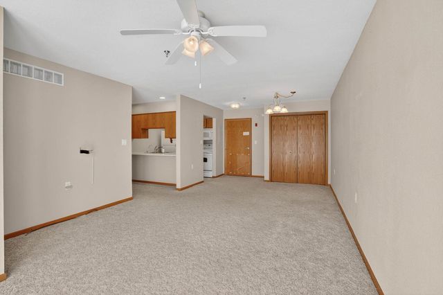 4124 Thresher Ct Unit 306, Cedar Falls, IA 50613