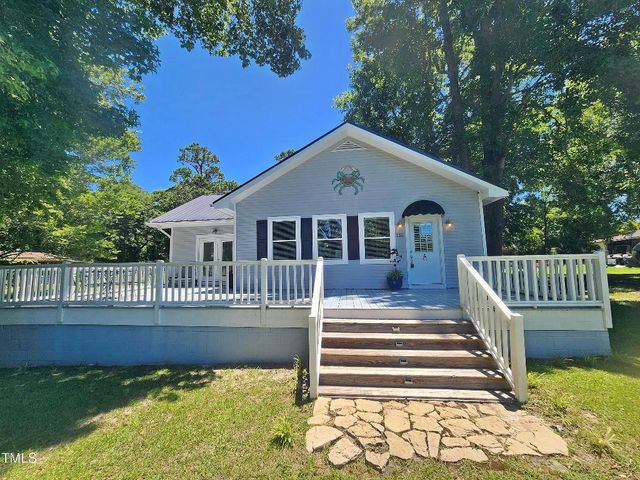 116 Vernelle Court, Sneads Ferry, NC 28460