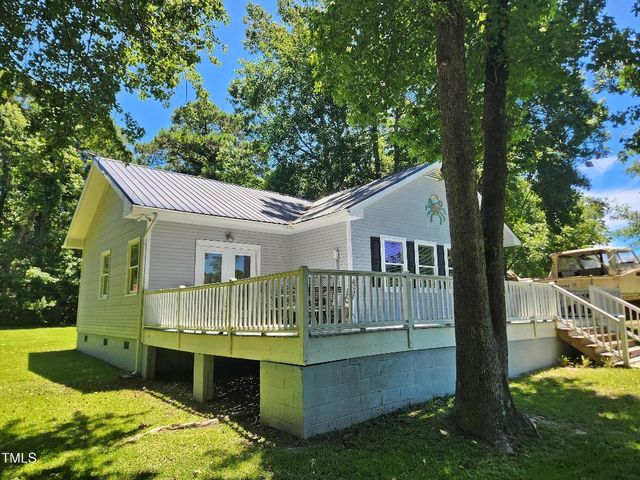 116 Vernelle Court, Sneads Ferry, NC 28460