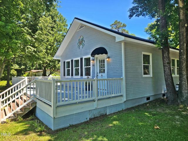 116 Vernelle Court, Sneads Ferry, NC 28460