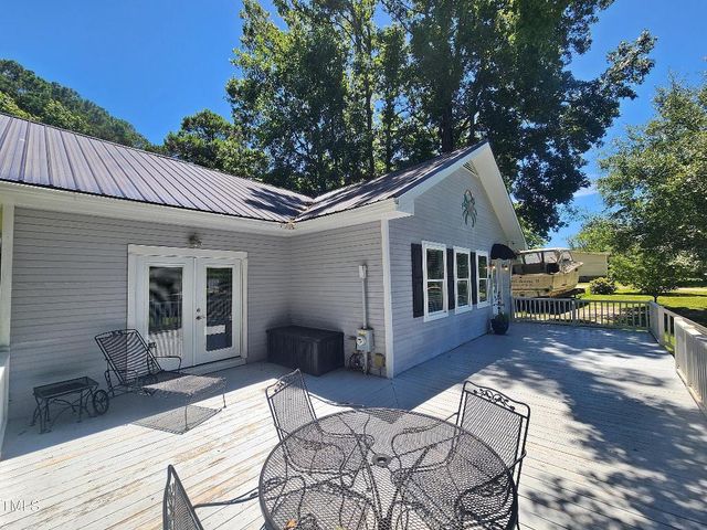 116 Vernelle Court, Sneads Ferry, NC 28460