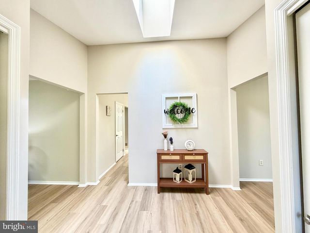 102 CARRIAGE HILL CT, Columbus, NJ 08022
