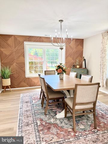 102 CARRIAGE HILL CT, Columbus, NJ 08022