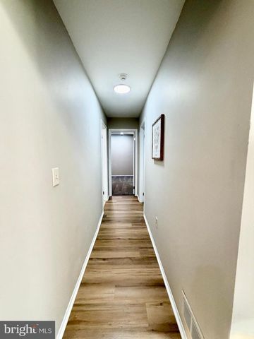 102 CARRIAGE HILL CT, Columbus, NJ 08022