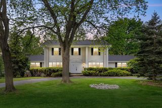 15075 Kings Ridge COURT, Brookfield, WI 53005