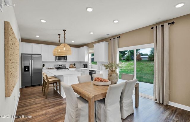 16940 Aiken Rdg Cir, Louisville, KY 40245