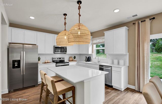 16940 Aiken Rdg Cir, Louisville, KY 40245