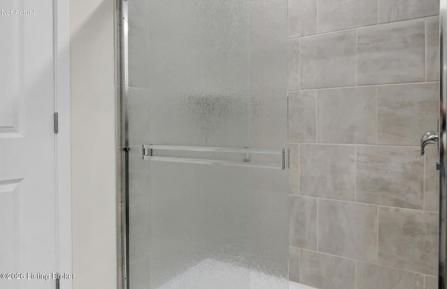 16940 Aiken Rdg Cir, Louisville, KY 40245