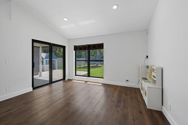 1051 New Parkview Place, Haverhill, FL 33417