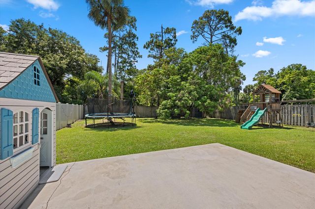 1051 New Parkview Place, Haverhill, FL 33417