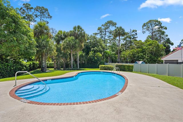1051 New Parkview Place, Haverhill, FL 33417