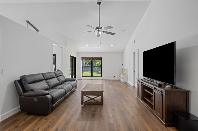 1051 New Parkview Place, Haverhill, FL 33417