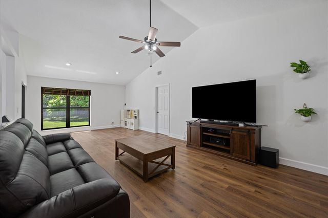 1051 New Parkview Place, Haverhill, FL 33417