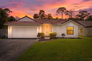 1051 New Parkview Place, Haverhill, FL 33417