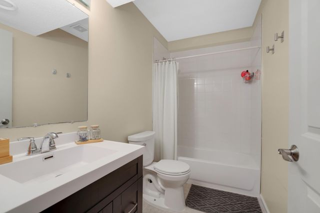 15765 25th Pl N, Plymouth, MN 55447