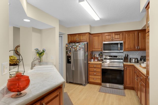 15765 25th Pl N, Plymouth, MN 55447