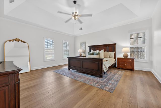 8962 GREEN LEAVES DR, Germantown, TN 38139