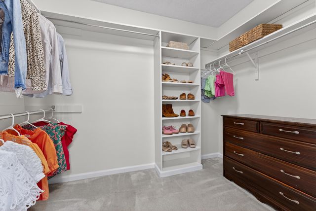 8962 GREEN LEAVES DR, Germantown, TN 38139