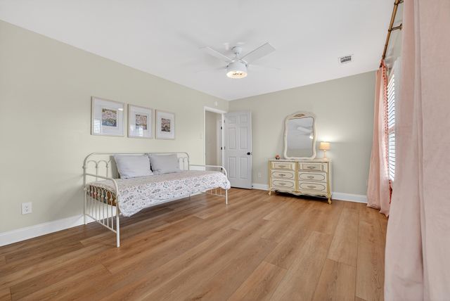 8962 GREEN LEAVES DR, Germantown, TN 38139