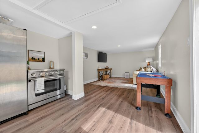 8962 GREEN LEAVES DR, Germantown, TN 38139