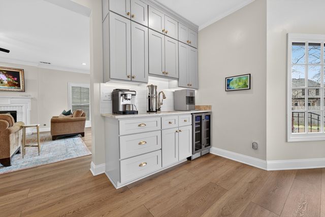 8962 GREEN LEAVES DR, Germantown, TN 38139