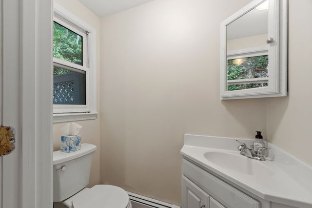 95 Pine St A, Manchester, MA 01944